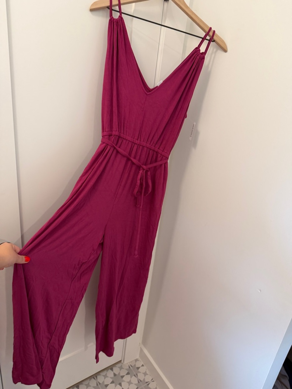 Old Navy Sleeveless V-Neck Wide-Leg Jumpsuit - Magenta